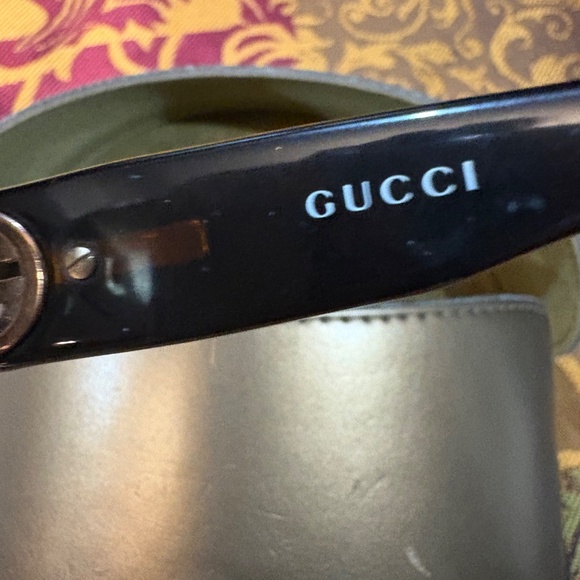 AUTHENTIC GUCCI SUNGLASSES - Picture 11 of 12